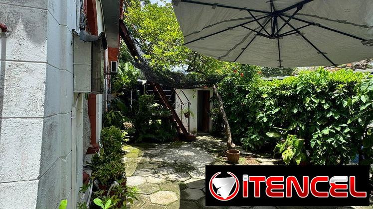 Casa independiente en Diez de Octubre con garaje