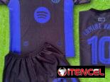 Reyes Magos el mejor regalo. Trajes de fútbol para niños.