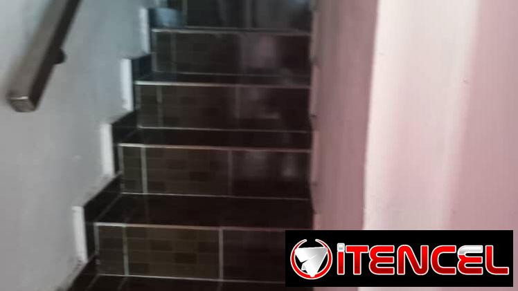Vendo casa biplanta ubicada en Centro habana.