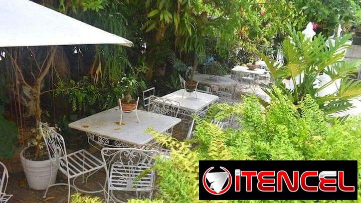 HOSTAL EN VEDADO