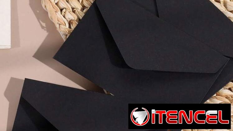 Cartas elegantes pequeñas sobres negros