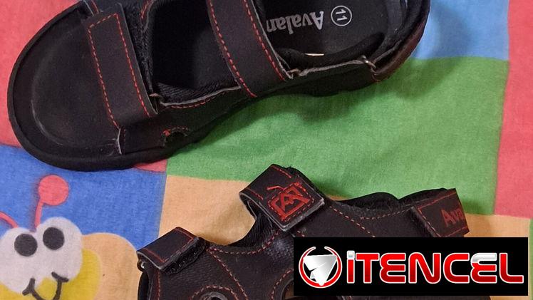 Sandalias para niños. Número 11 americano.