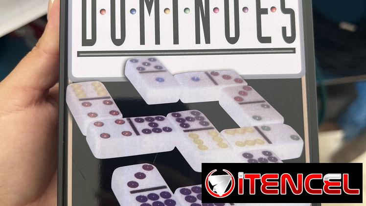 Juego de domino. Nuevo en su caja