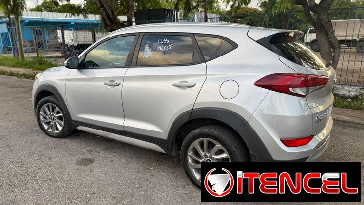 Vendo o negocio yhunday Tucson del 2018 motor 1.6 con turbo