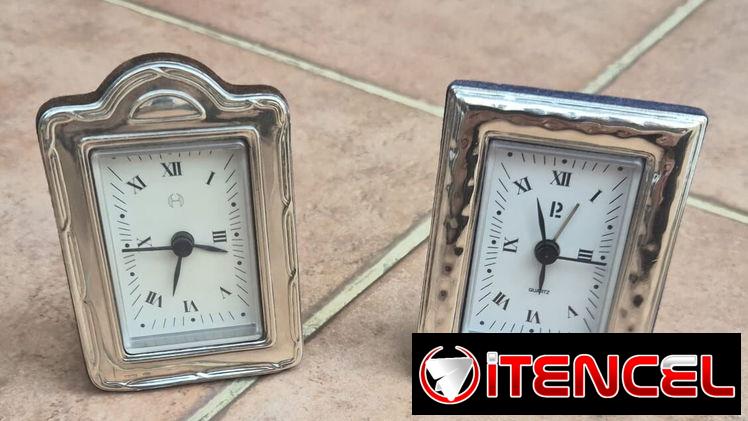 Relojes despertadores decorativos con acabado plateado  ⏰✨