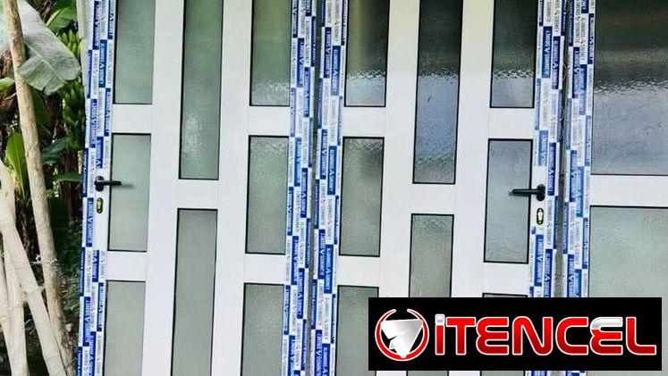 Ventanas de marquetería de aluminio con cristales. Puertas de exteriores y interiores. Bajos de meseta. Mamparas de baño