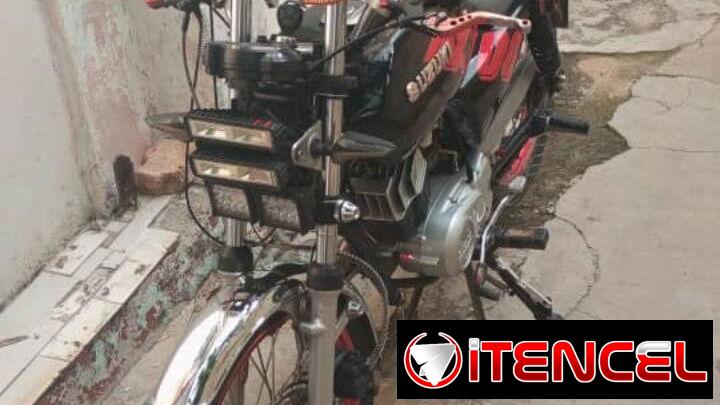Vendo Suzuki x100 en perfectas condiciones