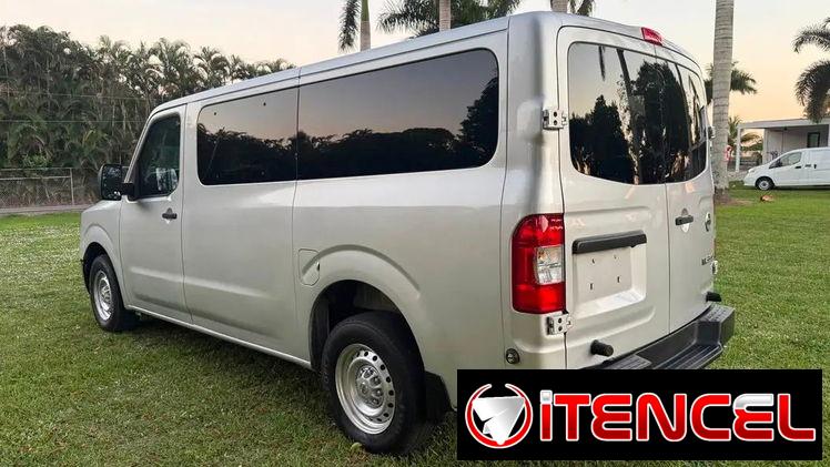 Se vende Nissan NV3500 HD Passenger Van 2019: