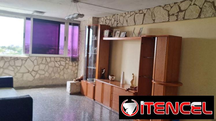 🏠 Venta de preciosa casa en El Bahía. Tiene 3 habitaciones, posibilidad de nauta hogar y una bella vista a la ciudad