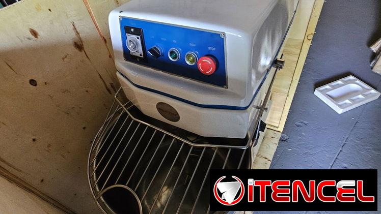 ⚠️AMASADORA / SOBADORA INDUSTRIAL ( 40L / 16 Kg ) ( 220V-TRIFASICA ) !!! NUEVA EN SU HUACAL⚠️
