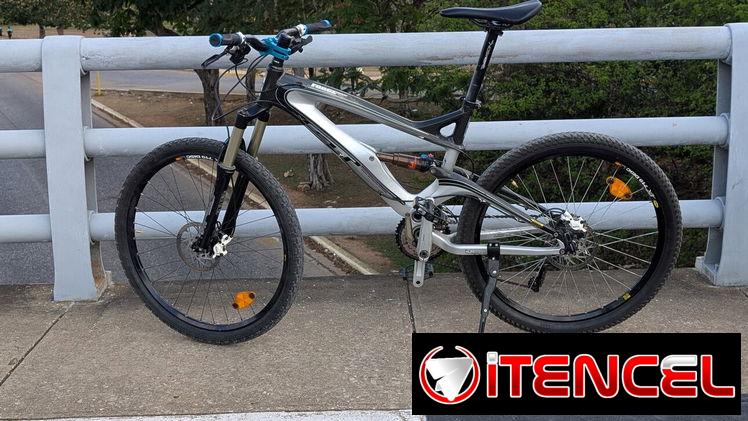 Bicicleta MTB GT Expert de Carbono 26″.