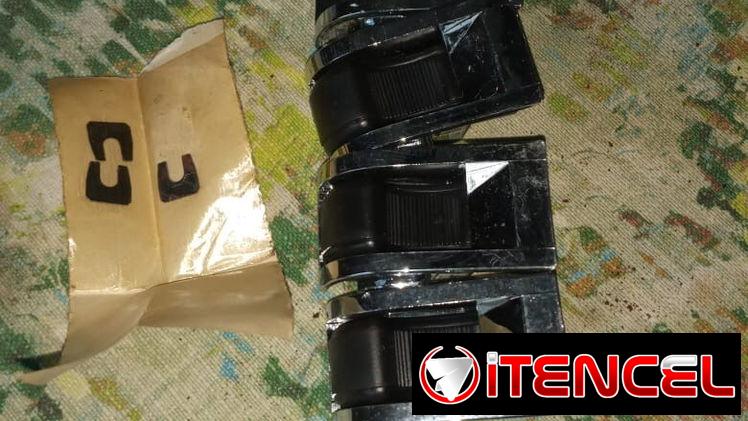 Piezas varias para LADA. Aceite castrol y líquido de frenos. También filtro de aire y radio para nissan