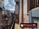 Se vende casa en Centro Hab. Dos cuartos y azotea libre!