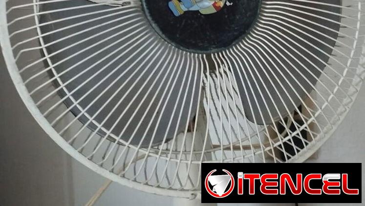 VENTILADOR DE MESA CON TRES VELOCIDADES Y GIRA (DE USO PERO PREFECTO) / LLAMAR O CONTACTAR POR WHATSAPP AL 5 483 6334