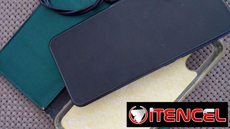 Movil como nuevo REDMI 9A 2-32 GB en Galiano, con acesorios