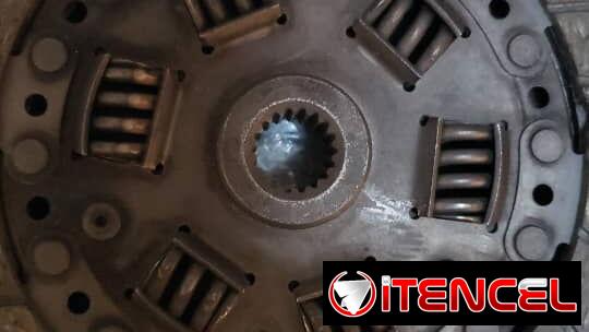 Piezas de Auto Vendo Disco y Plato de Cloche (NUEVO) de Auto Subaru Whatsap 52611959