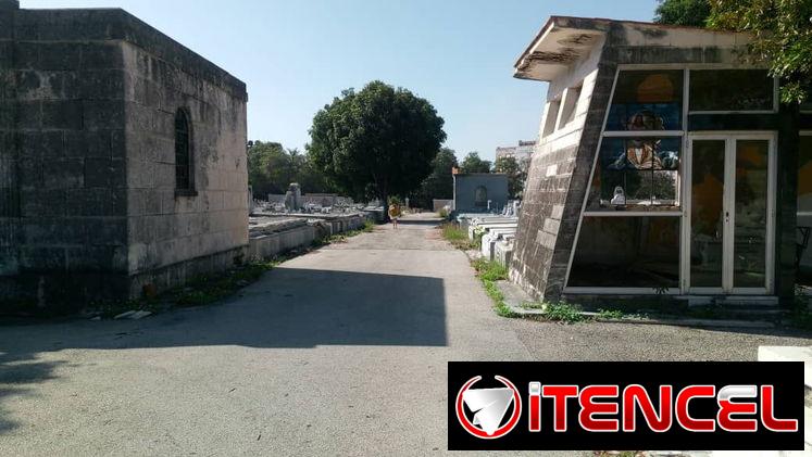 Tumba en Cementerio Colon