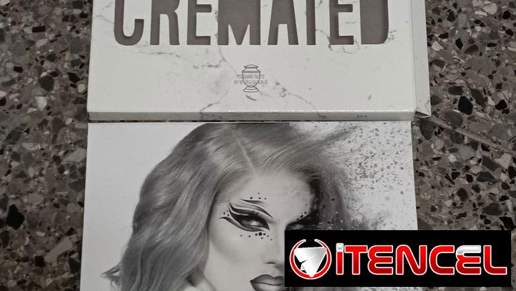 Paleta de Sombras, marca: Jeffree Star, modelo: Cremated, Original y Auténtico