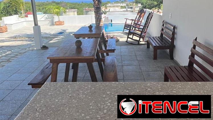 Casa en la playa con piscina en Guanabo