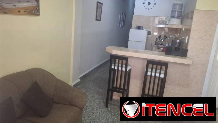 En venta apartamento en altos, 3 cuartos, 3 baños, no se va la corriente, wifi las 24 horas.