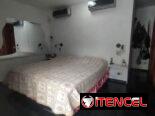 Casa independiente con piscina en terreno de 2mil m²