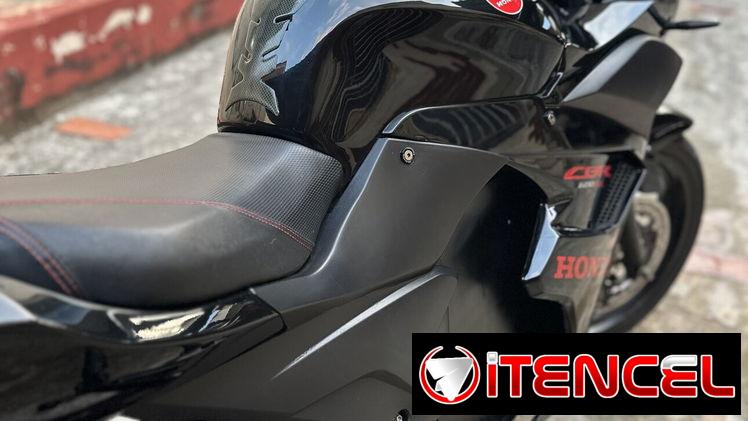 Moto Eléctrica + 2 Cascos Integrales + Accesorios