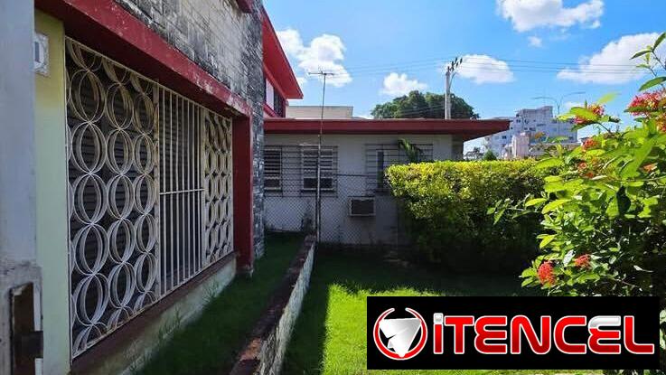 CASA CASA NUEVO VEDADO 6/4 4 BAÑOS 150MIL 53582376