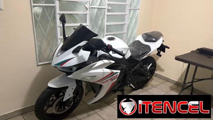 Moto Izuki Huracán