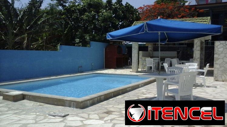 Casa de renta con piscina en Boca Ciega