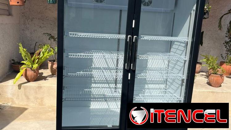 Neveras exhibidoras verticales y horizontales