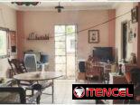 Casa en 10 de Octubre biplanta 3 cuartos placa libre 12 000 USD