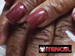 Manicura profesional en tecnicas de gel y acrilico