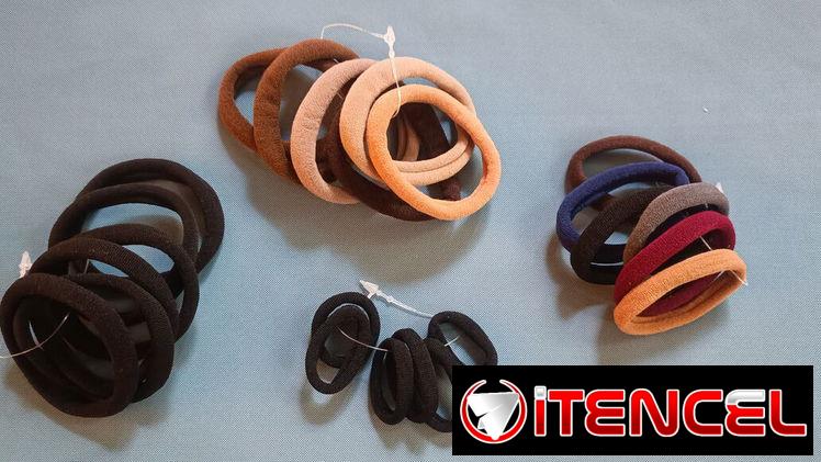 Felpas negras y de colores pastel