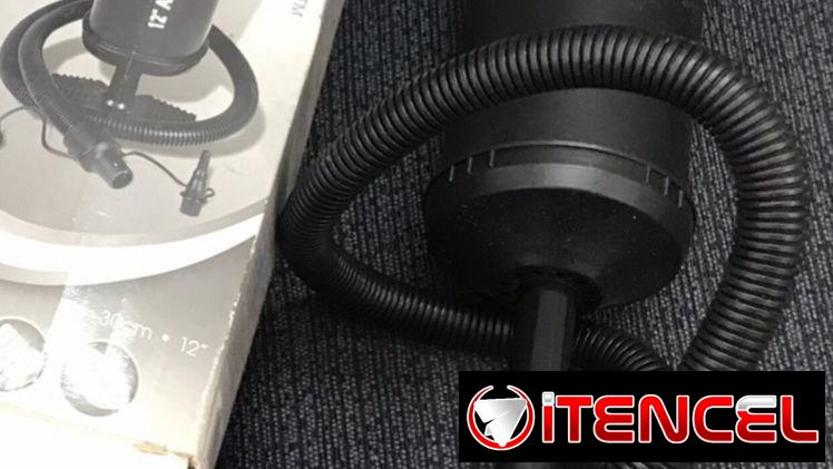 Bomba manual de echar aire