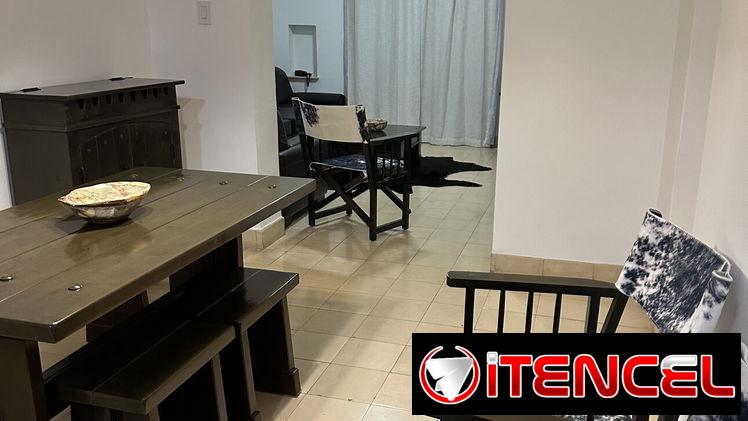 SE VENDE POR EL DUEÑO bello apartamento en Vedado ,  25 y J