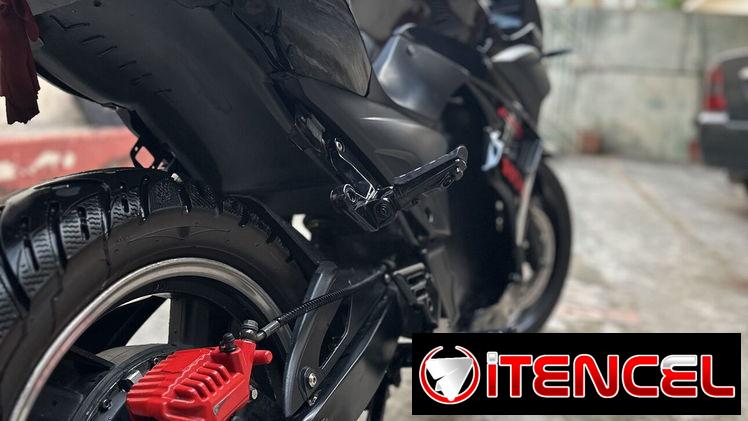 Moto Eléctrica + 2 Cascos Integrales + Accesorios