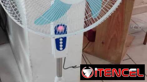ventilador con panel dura de 12 a 15 horas