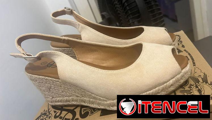 Cuñas/plataformas de mujer, num 38 y 39. Santos Suarez. Llamar 52866961