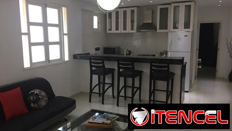 🌇 Apartamento Independiente con Vista al Malecón – Vedado REF 1355