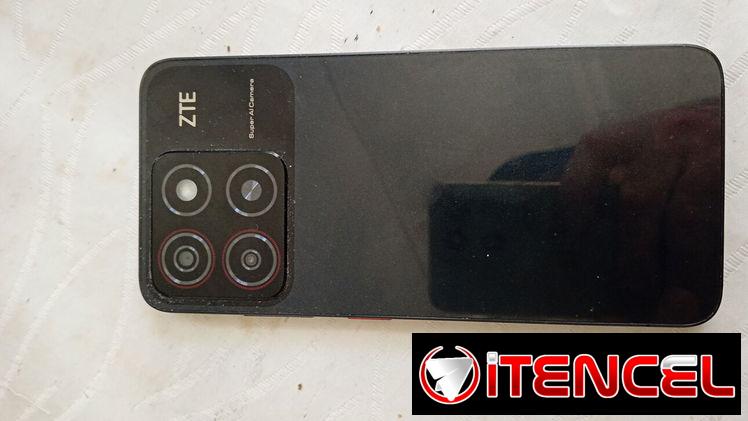 Ganga!!! Celular ZTE SIN DETALLES CASI NUEVO