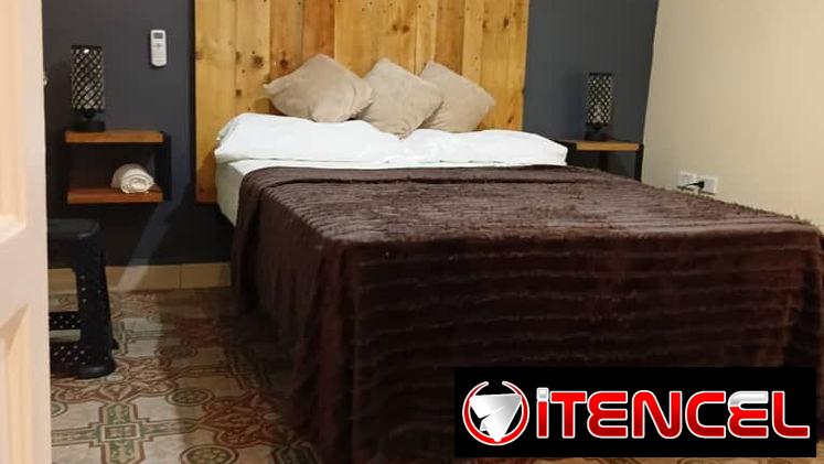 Amplio Hostal de 2 Habitaciones en Centro Habana – Estabilidad Eléctrica REF 1467