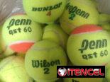 Raquetas y pelotas de tenis