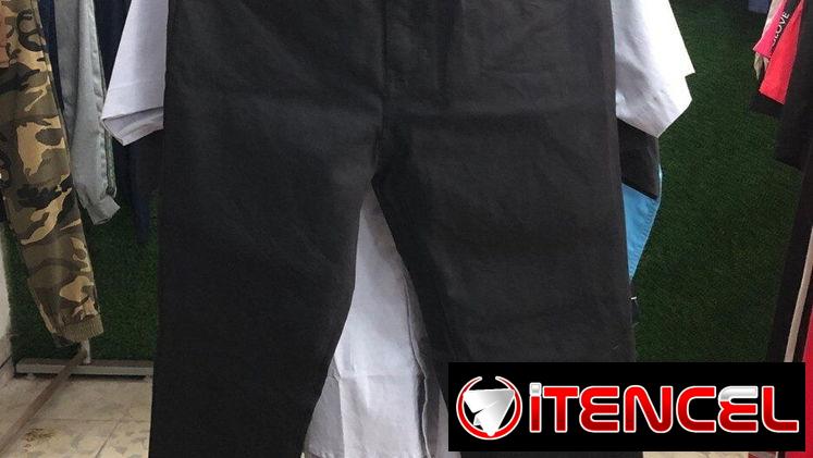 Pantalón de mezclilla negro talla 32-40 $8800 o 16 usd