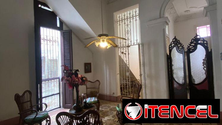 Bella casa de 8 cuartos en Santos Suárez