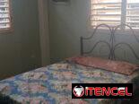 Rento apartamento de dos cuartos en Lawton.