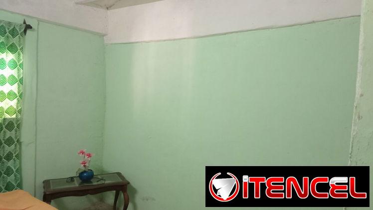 Se vende casa amplia de 2 cuartos, placa libre y patio grande
