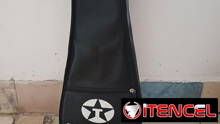 SE VENDE UKELELE