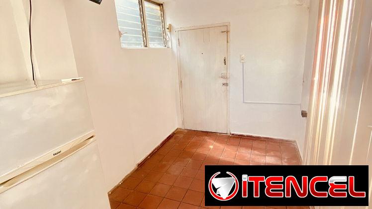 Rento pequeño apartamento de un 1 cuarto. Solo para negocio