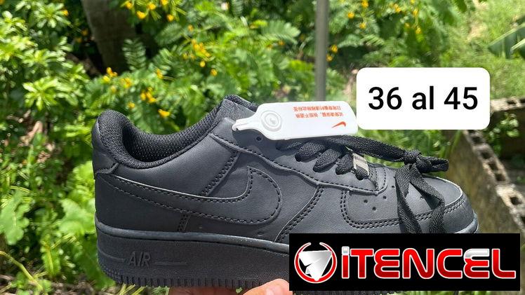 En venta tenis nike Air force negros