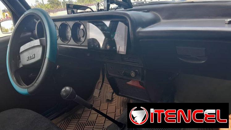 vendo moskovi Motor de fábrica  Caja 5 de lada Chapisteria al 100% Pintura 80% Batería de 90 amperes Alternador de ck Mú
